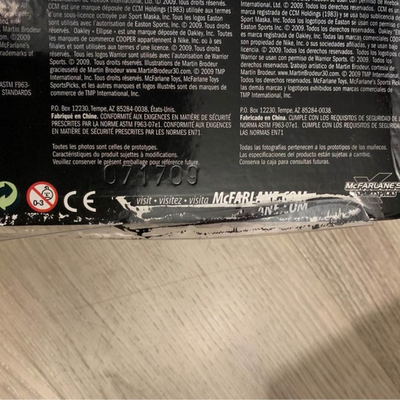 NHL Hockey Legends Series 7 Darryl Sittler Action Figure McFarlane Toys - Picture 5 of 6